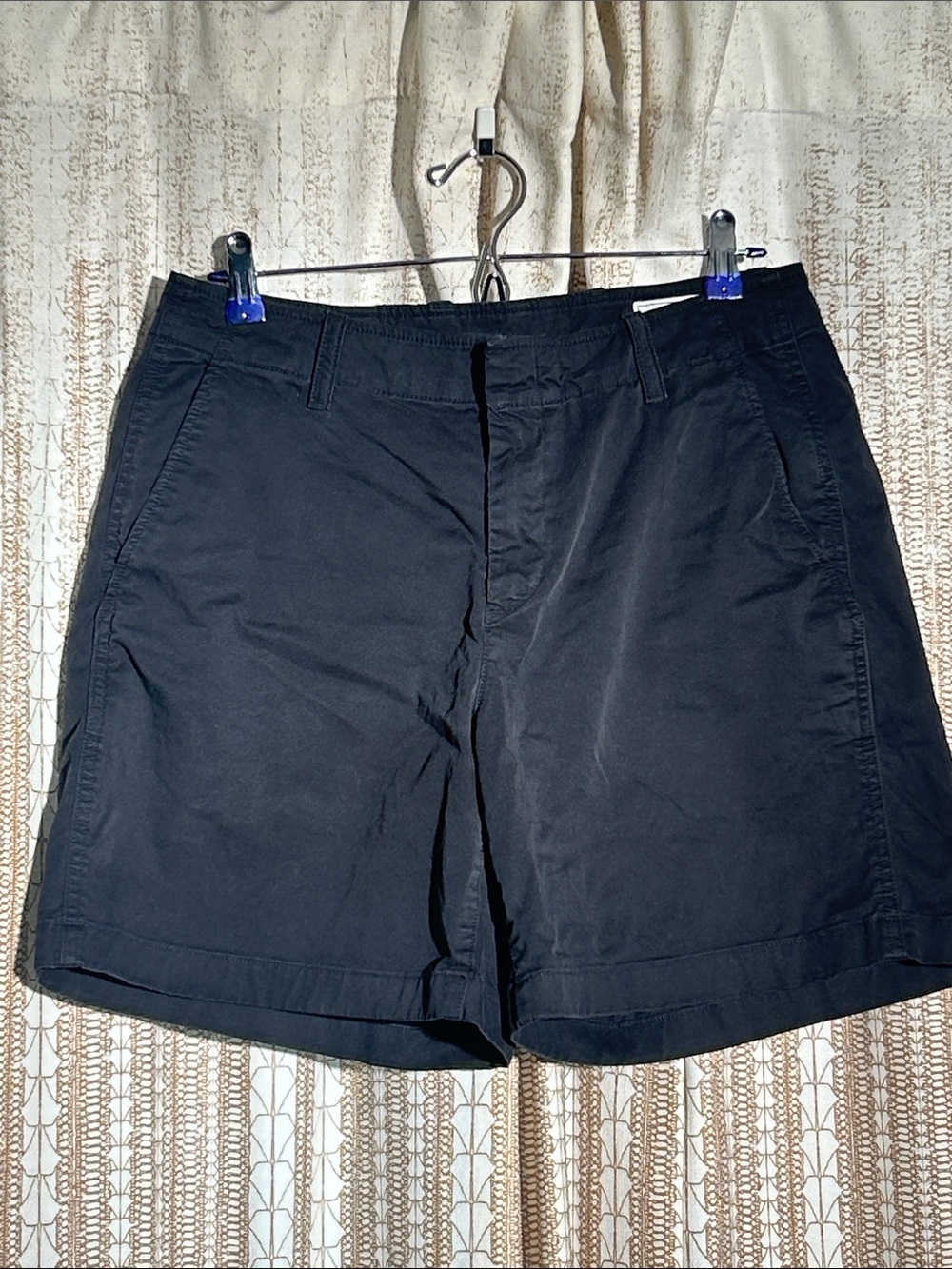 GAP 7" Downtown Khaki Short in Black